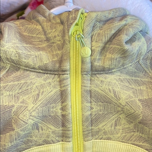 Lululemon Light Yellow Scuba Hoodie - Picture 2 of 6